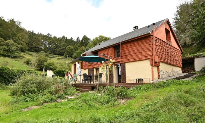 Soulan House | Holiday Home 'Sport Et Réconfort En Couserans' with Mountain View, Private Terrace and Wi-Fi