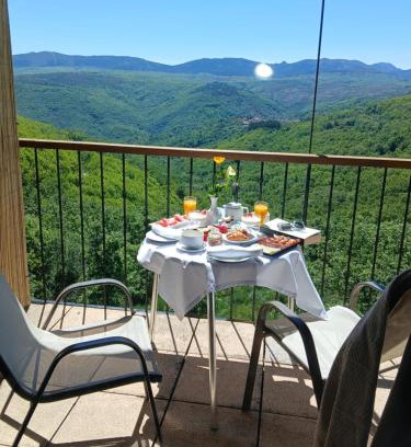 San Miguel del Robledo Hotel | Hotel Rural Porta Coeli - Dehesa Santa Lucía