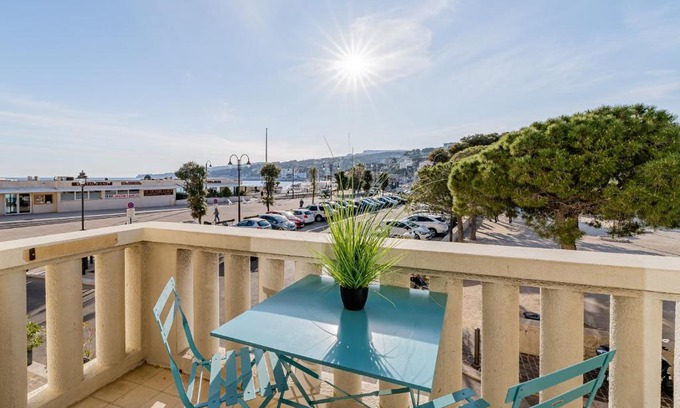 Cassis Apartment | Les pieds dans l'eau par Dodo-a-Cassis