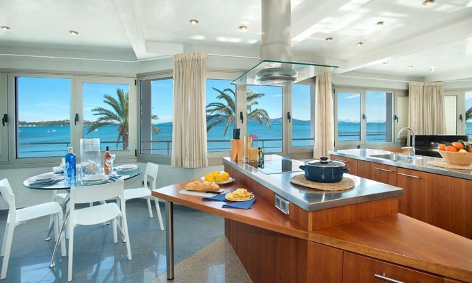 Puerto de Pollensa Apartment | Life By the Beach - Sea View Apartment 2