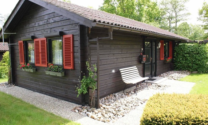 Damp House | Log cabin - with W-LAN - very close to the beach - - large terrace - 2 x TV