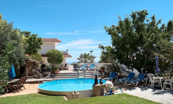 Las Cuevecitas Apartment | Nice apartment for 2 guests with pool, WIFI, TV and terrace