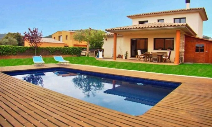 Vall-Llobrega House | Palamos: Independent villa with garden