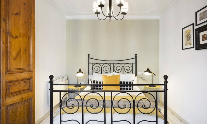 La Sagrada Familia Apartment | Perfect Neighborhood - Barcelona Classic 1898 Apartment