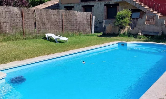 Candeleda Villa | Self catering Higueras y Olivos for 12 people