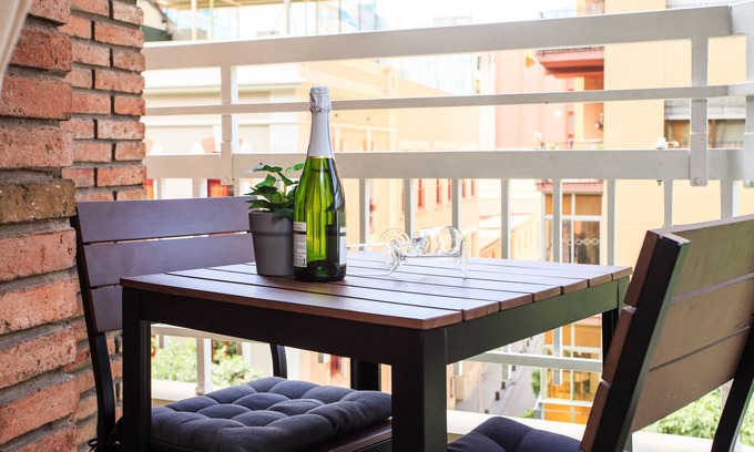 el Fort Pienc Apartment | Spacious 4 Bedroom in City Center