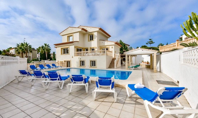 Casas de Torrat Villa | STEFKA, large capacity in Calpe for 16 pax, private pool and free wifi