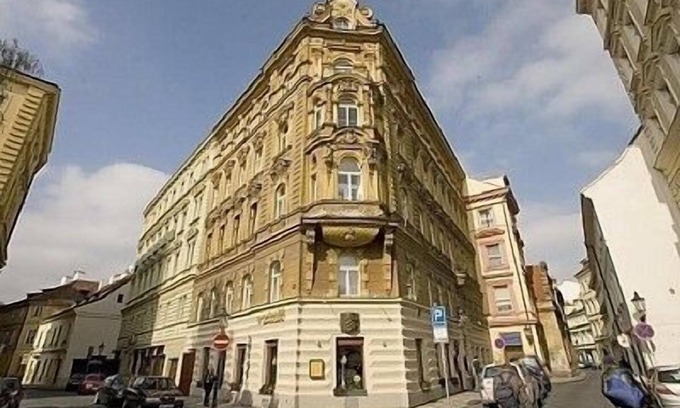Stare Mesto Apartment | Super Classy-Best Location-1 BR Apt-Historic Center Attic