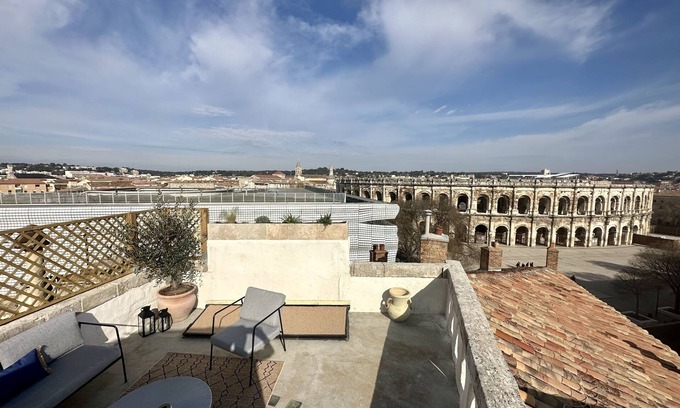 Quartier Administrations Apartment | The arena terrace