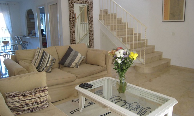 New Golden Mile House | TOWN HOUSE IN SECURE URBANIZATION. AIR CON. INTERNET. MOSQUITO SCREENS.