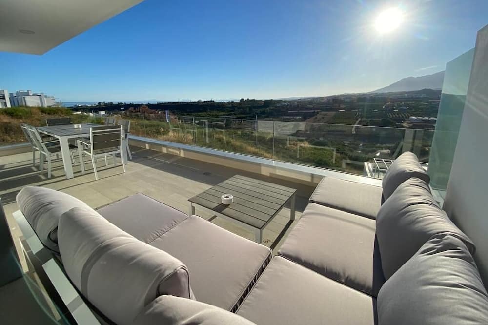 New Golden Mile Apartment | Superb NEW apartment with 3 bedrooms, Sea & Mountain views, swimming pool, WIFI