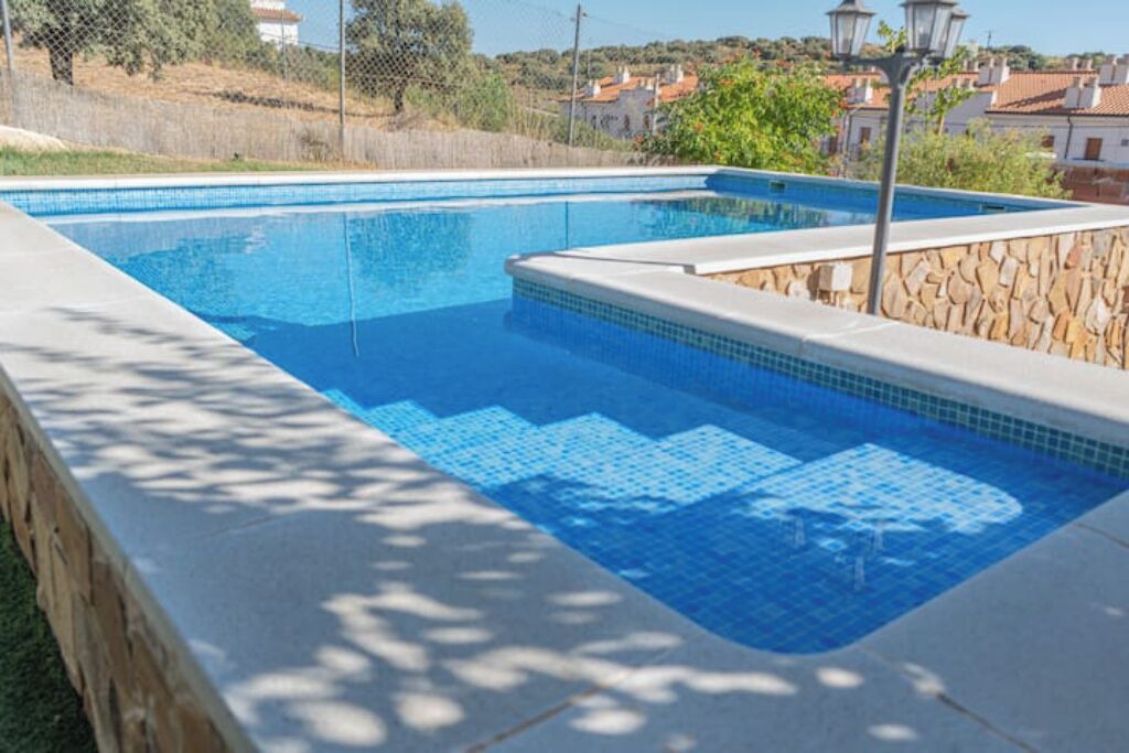 Ruidera House | House with pool and private garden