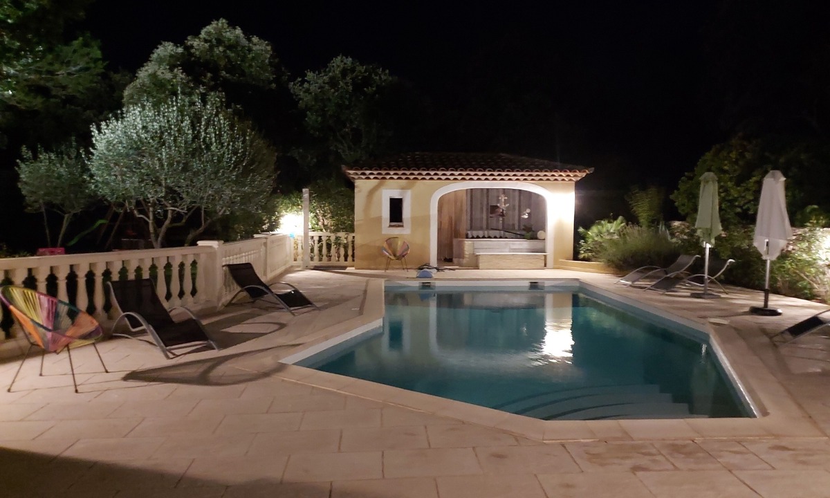 Poulx House | La Maison du Bonheur, les Cigales Avec Piscine Entre Nimes et Uzes