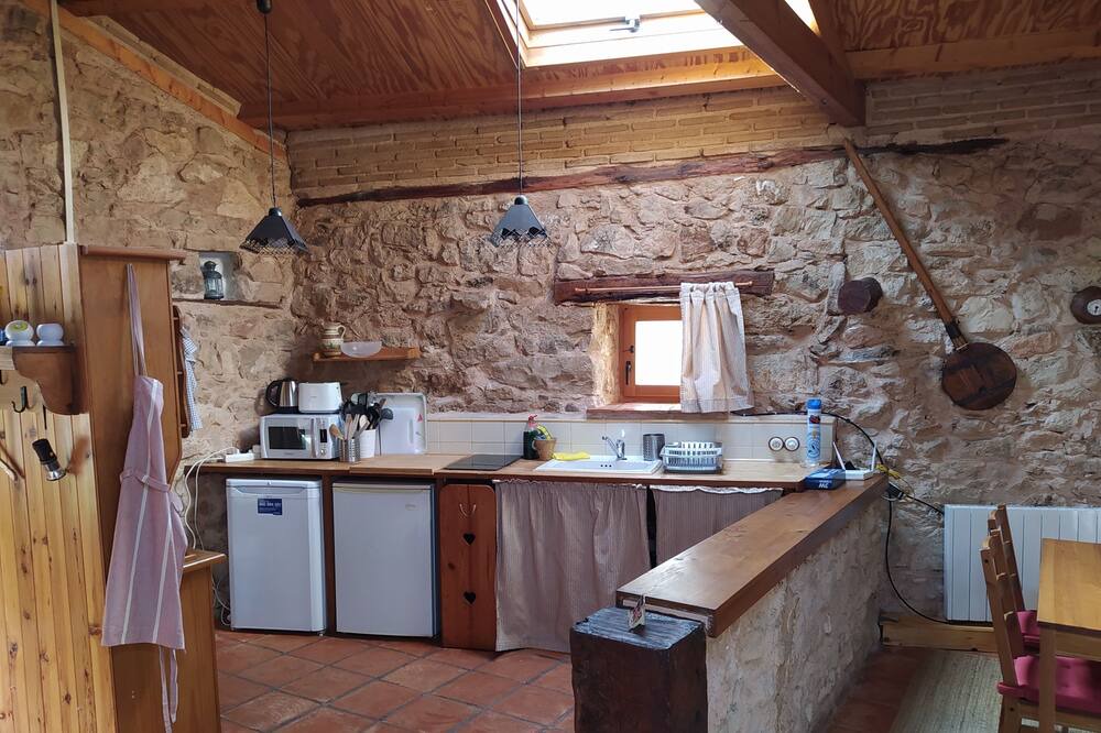 Riofrio del Llano House | LAS Casitas DEL Salado - LA Casita Roja Ideal Para Desconectar, Admite Mascotas
