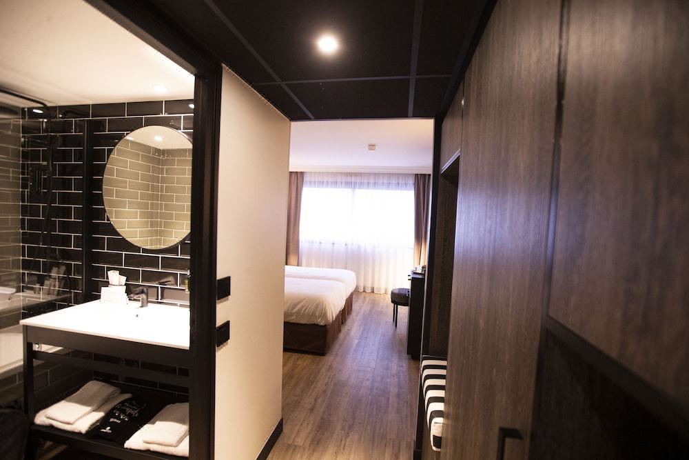 Photo of Bedroom in Ferney-Voltaire