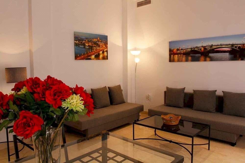 Photo of Livingroom in Alameda