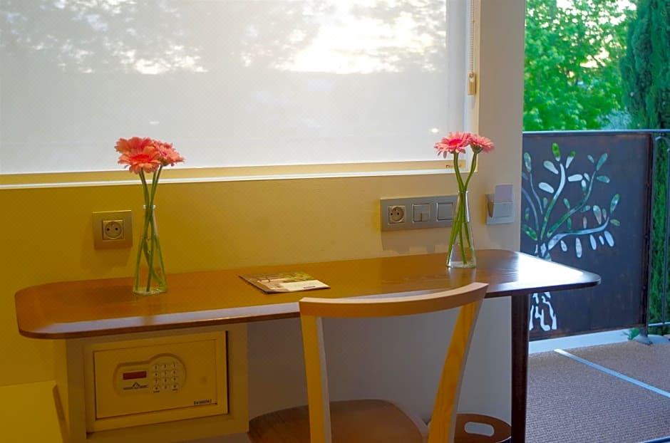 Photo of Kitchen in Saint Tronquet Business Park