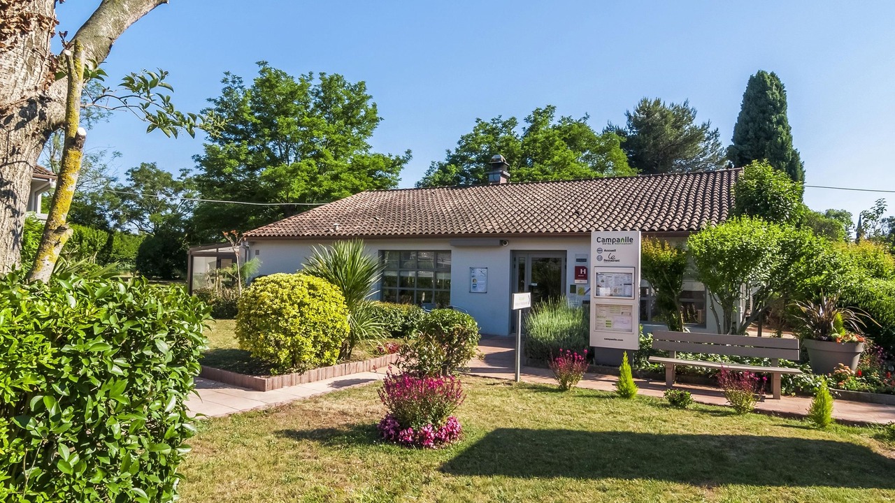 Photo of Buildings in Caissargues