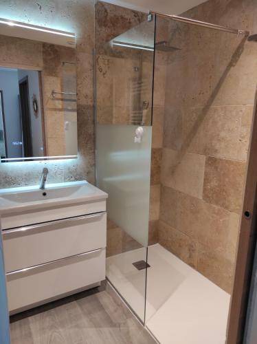 Photo of Bathroom in Lambesc