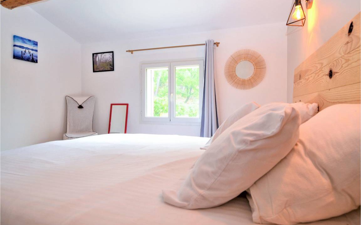 Photo of Bedroom in Saint-Quentin-la-Poterie