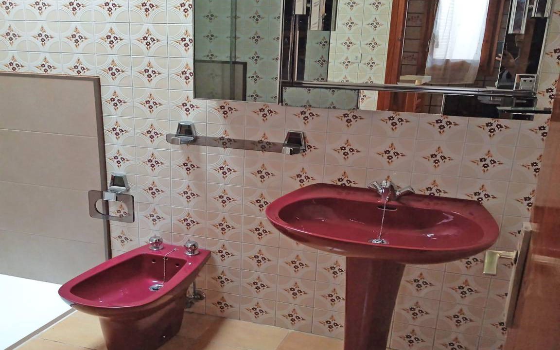 Photo of Bathroom in Roses Town Center