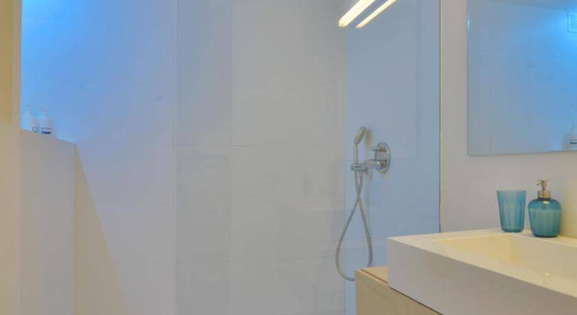 Photo of Bathroom in La Llotja-Born