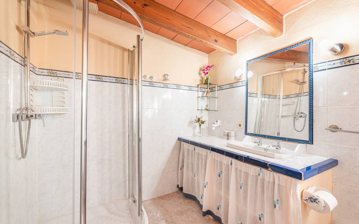 Photo of Bathroom in Campanet