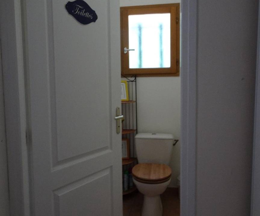 Photo of Bathroom in Garrigues-Sainte-Eulalie