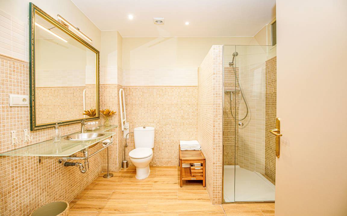 Photo of Bathroom in Besalu