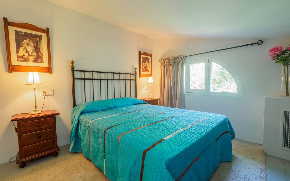 Photo of Bedroom in Coin