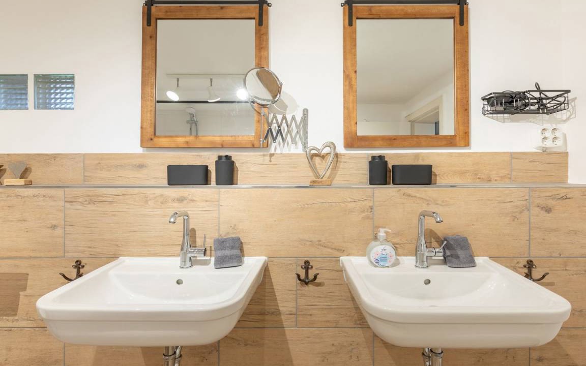 Photo of Bathroom in Emmelsbuell-Horsbuell
