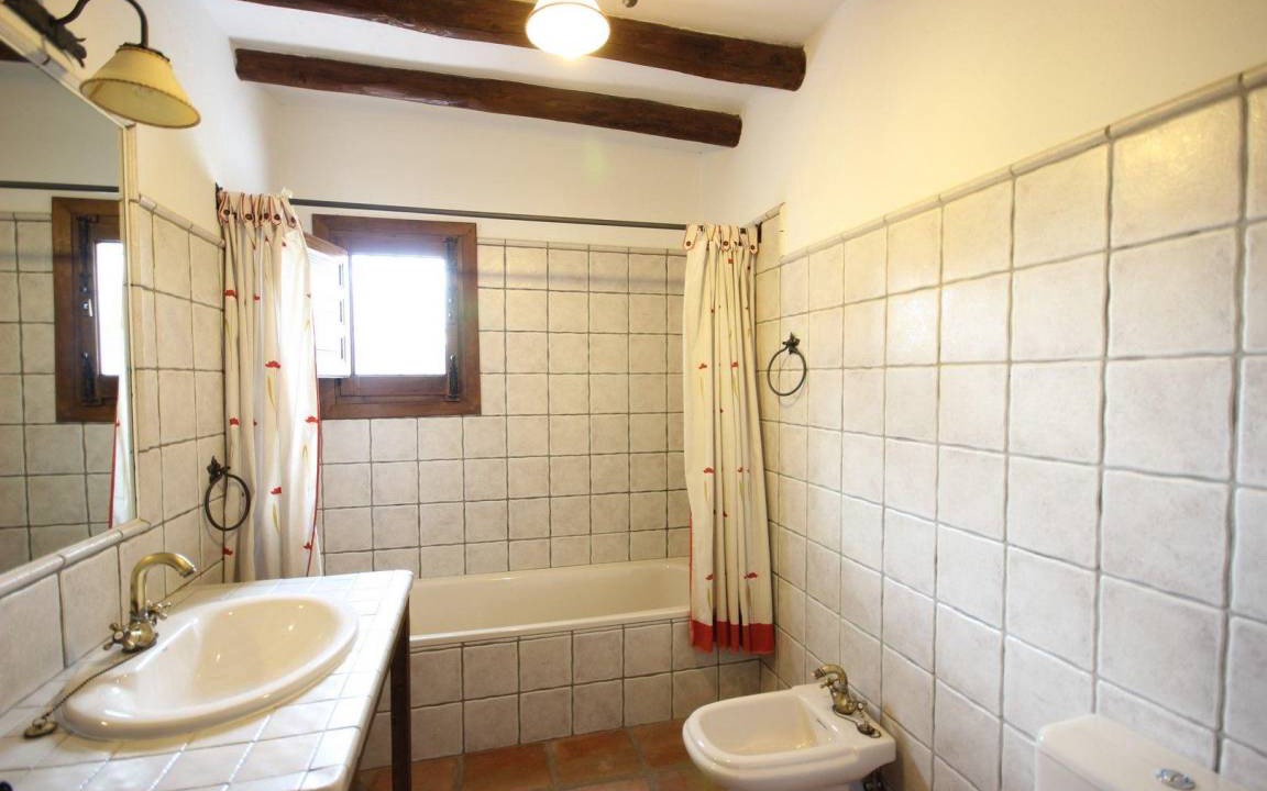 Photo of Bathroom in Los Romanes
