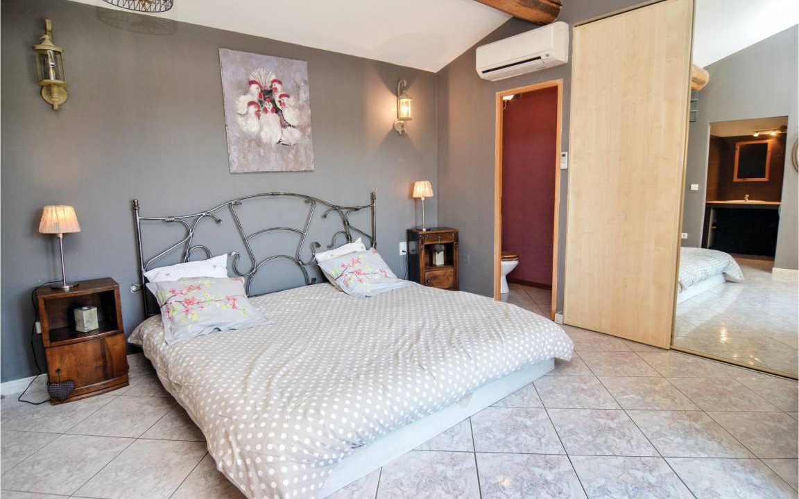 Photo of Bedroom in Eyguieres