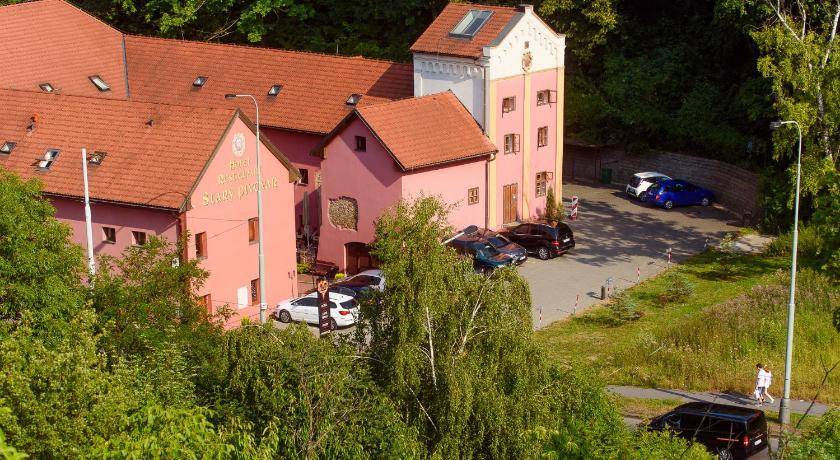 Photo of Buildings in Motol