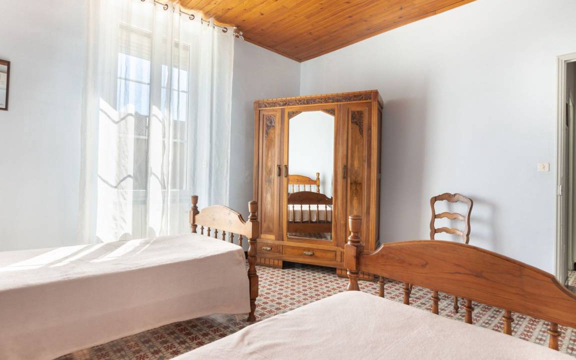 Photo of Bedroom in Noves