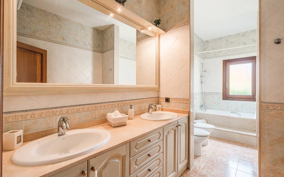 Photo of Bathroom in Crestatx