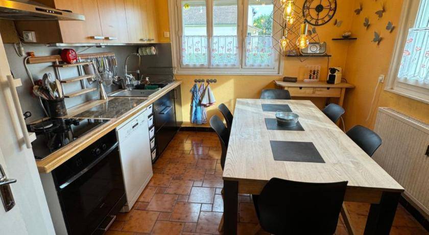 Photo of Kitchen in Saint-Genis-Pouilly