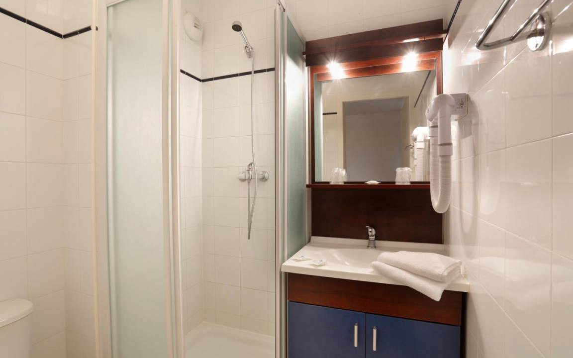 Photo of Bathroom in Pyrenees 2000