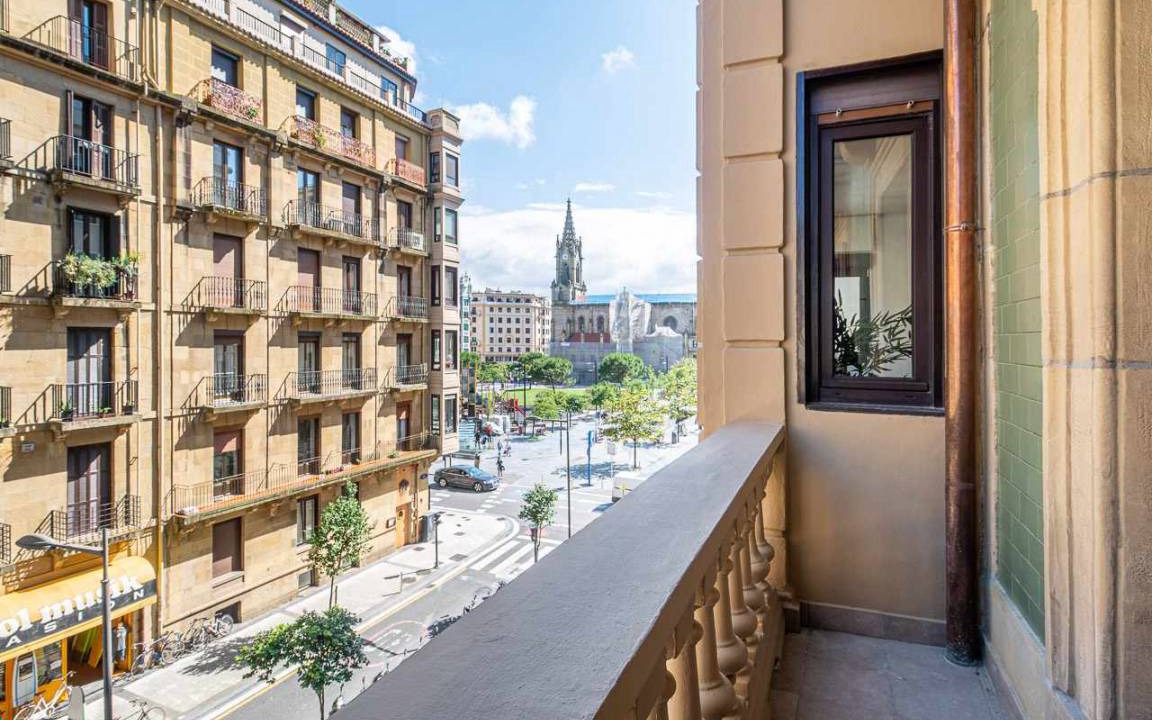 Photo of Buildings in Gros