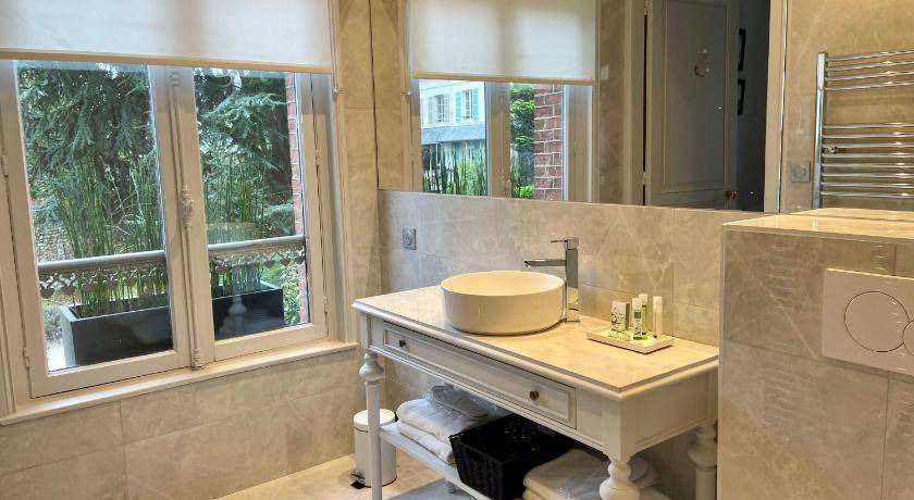 Photo of Bathroom in Honfleur