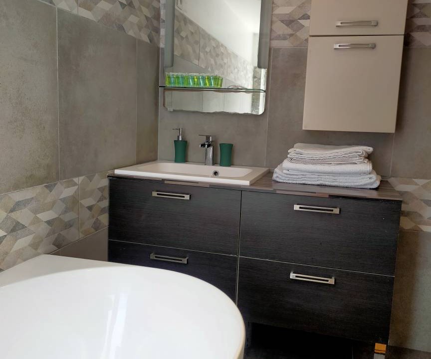 Photo of Bathroom in Lens