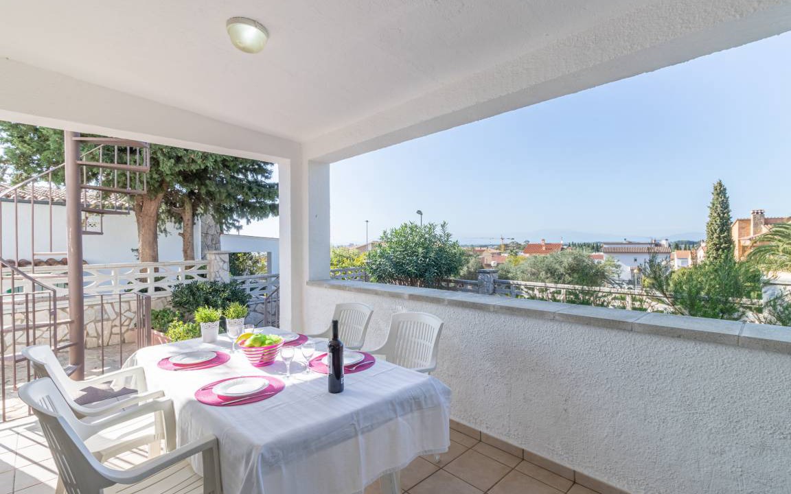 Photo of Patio Balcony in Roses Town Center