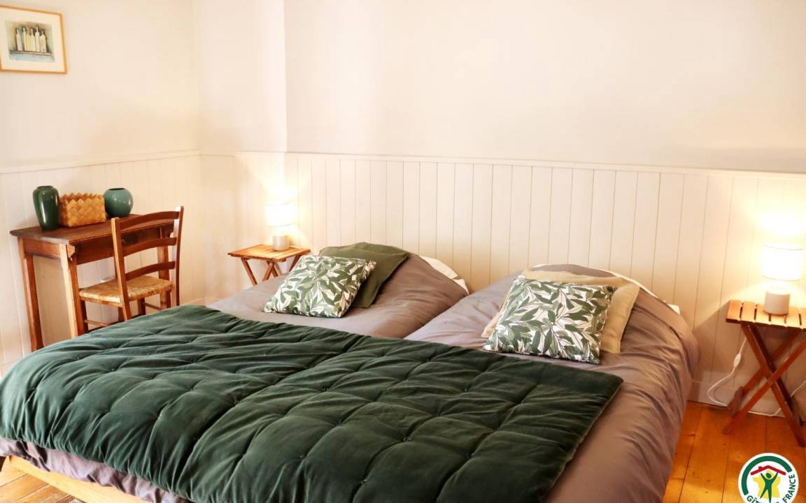 Photo of Bedroom in Suze-la-Rousse