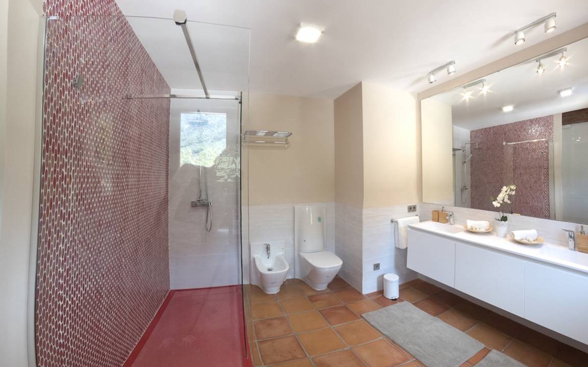 Photo of Bathroom in Deia