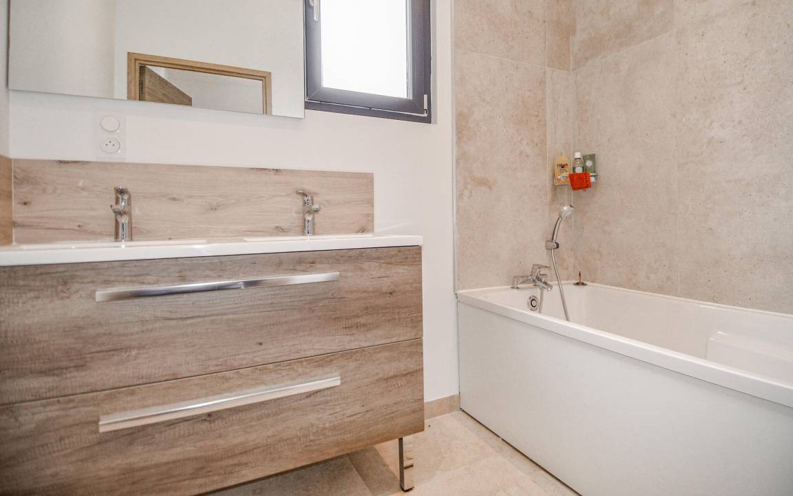 Photo of Bathroom in Saint-Martin-de-Crau