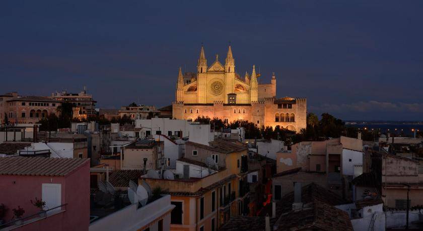 Photo of Others in La Llotja-Born