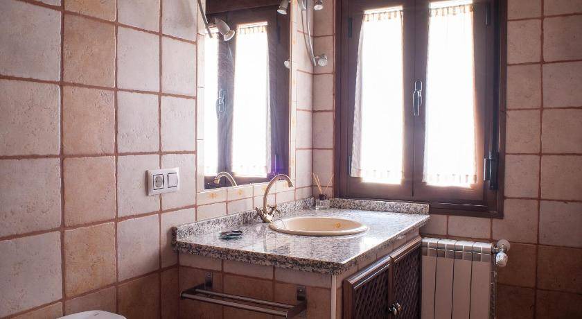 Photo of Bathroom in Horcajo