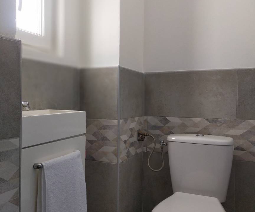 Photo of Bathroom in Lens