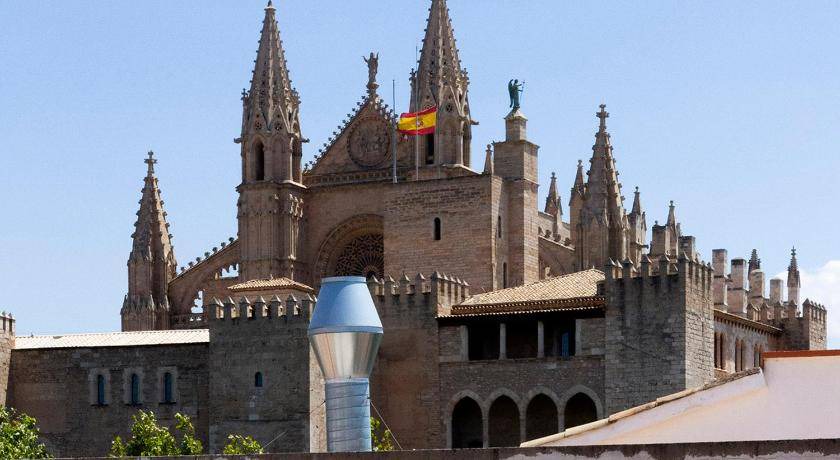 Photo of Others in La Llotja-Born