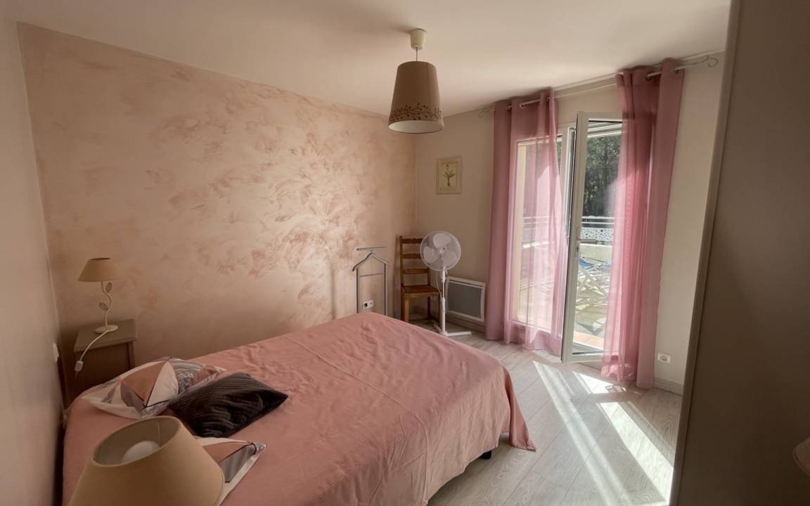 Photo of Bedroom in Lambesc
